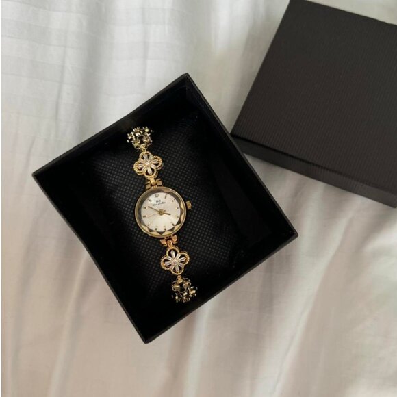 SKU0454 small gold mini watch with a strap made of flowers with zirconium stones main image 4